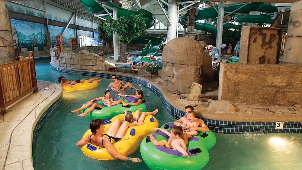 Bluegreen Vacations Odyssey Dells Resort Lake Delton Exterior photo