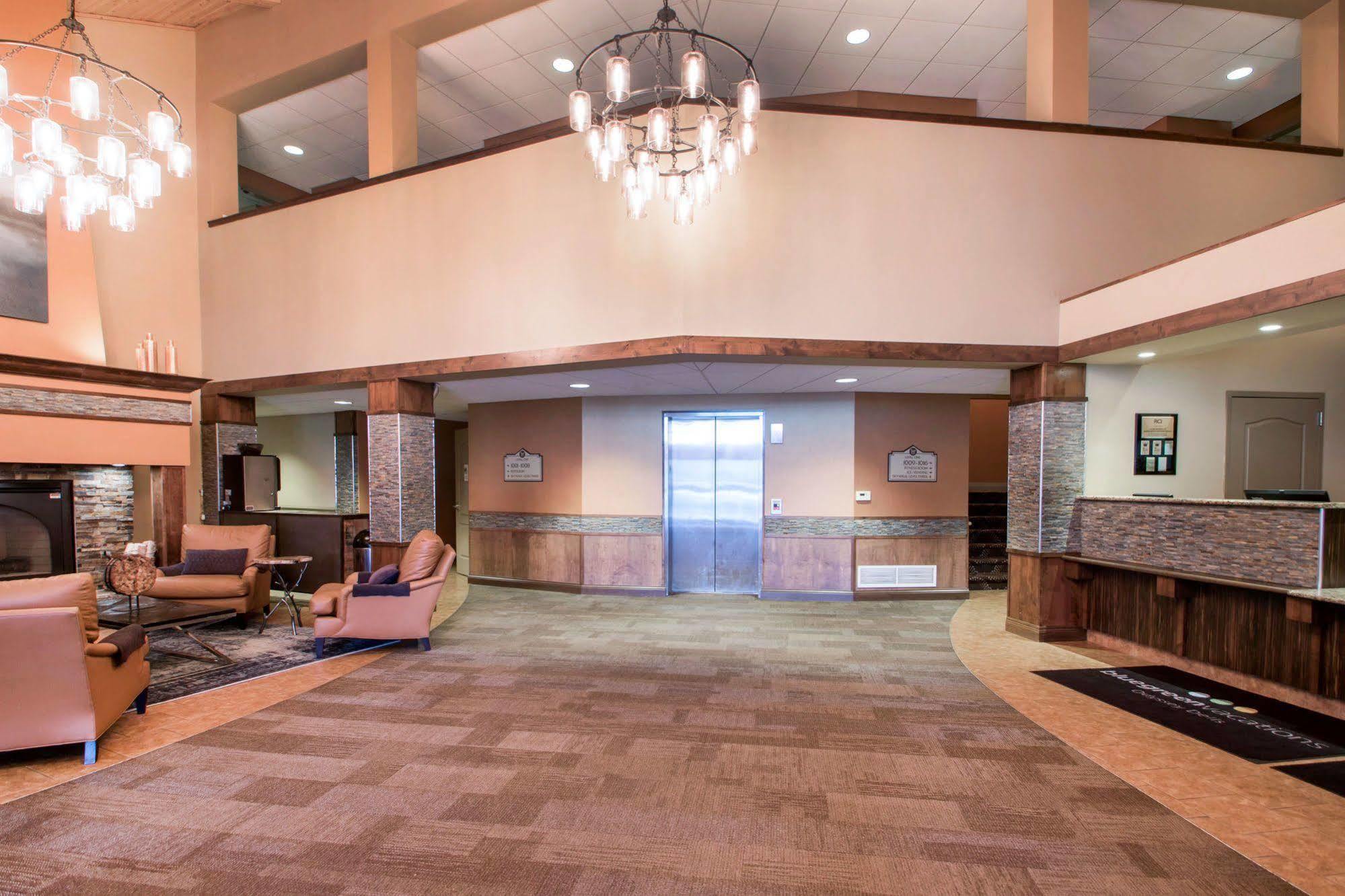 Bluegreen Vacations Odyssey Dells Resort Lake Delton Exterior photo